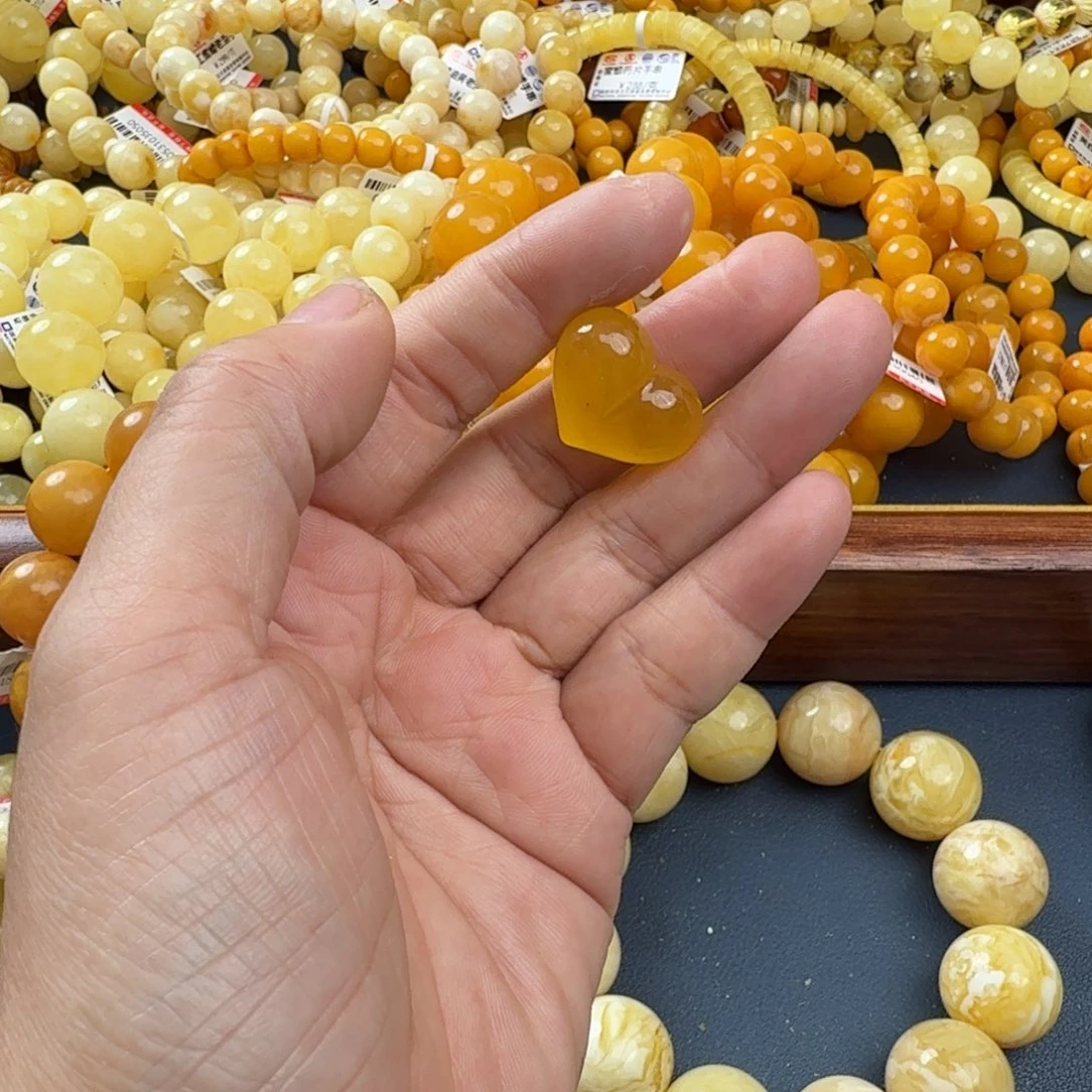 琥珀未镶嵌珠宝奇石