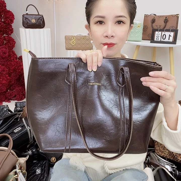 蚕丝小牛剖层皮革PU