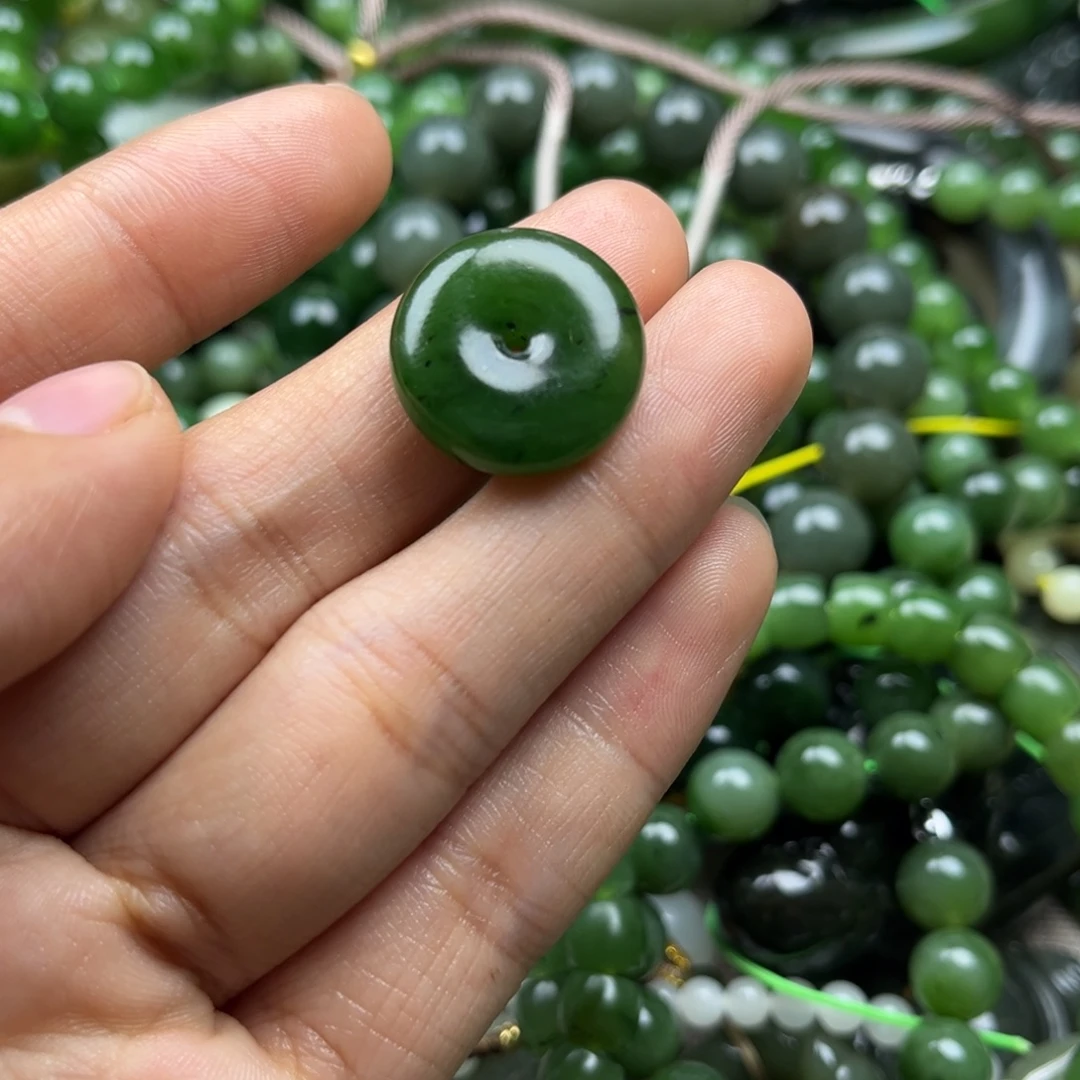 和田玉（碧玉）未镶嵌颈饰