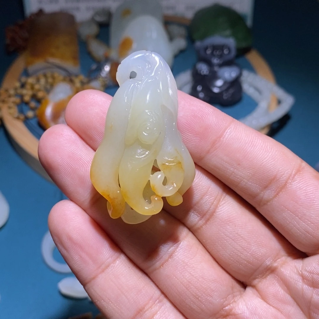 ？***和田玉未镶嵌颈饰