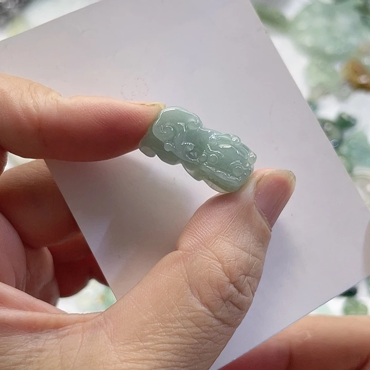 翡翠未镶嵌颈饰小貔貅