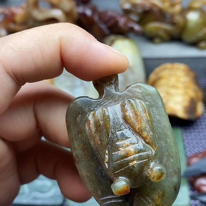 未镶嵌蛇纹石玉颈饰