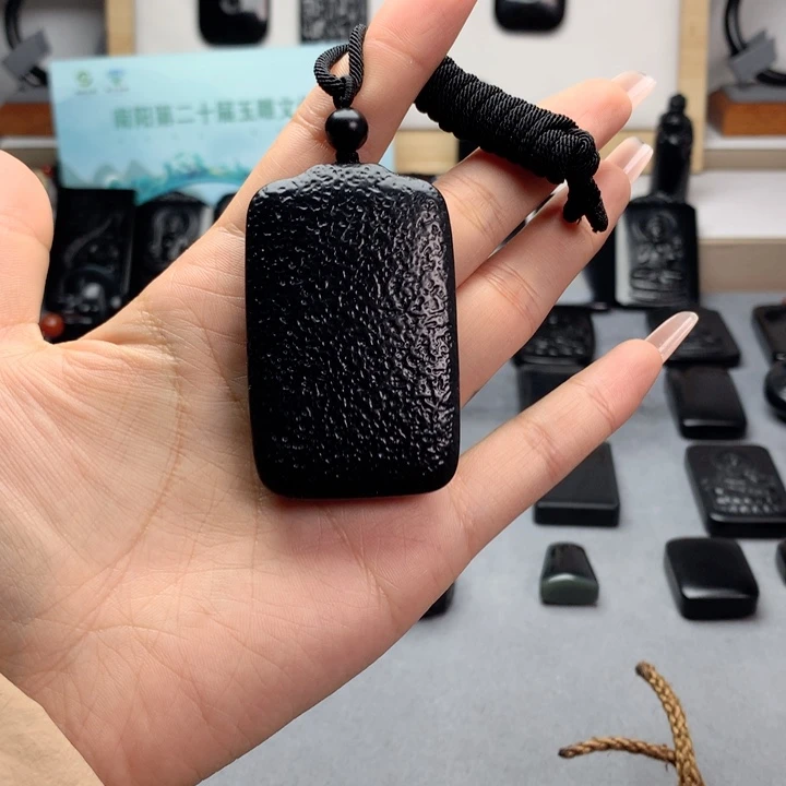 和田玉（墨玉）未镶嵌挂件