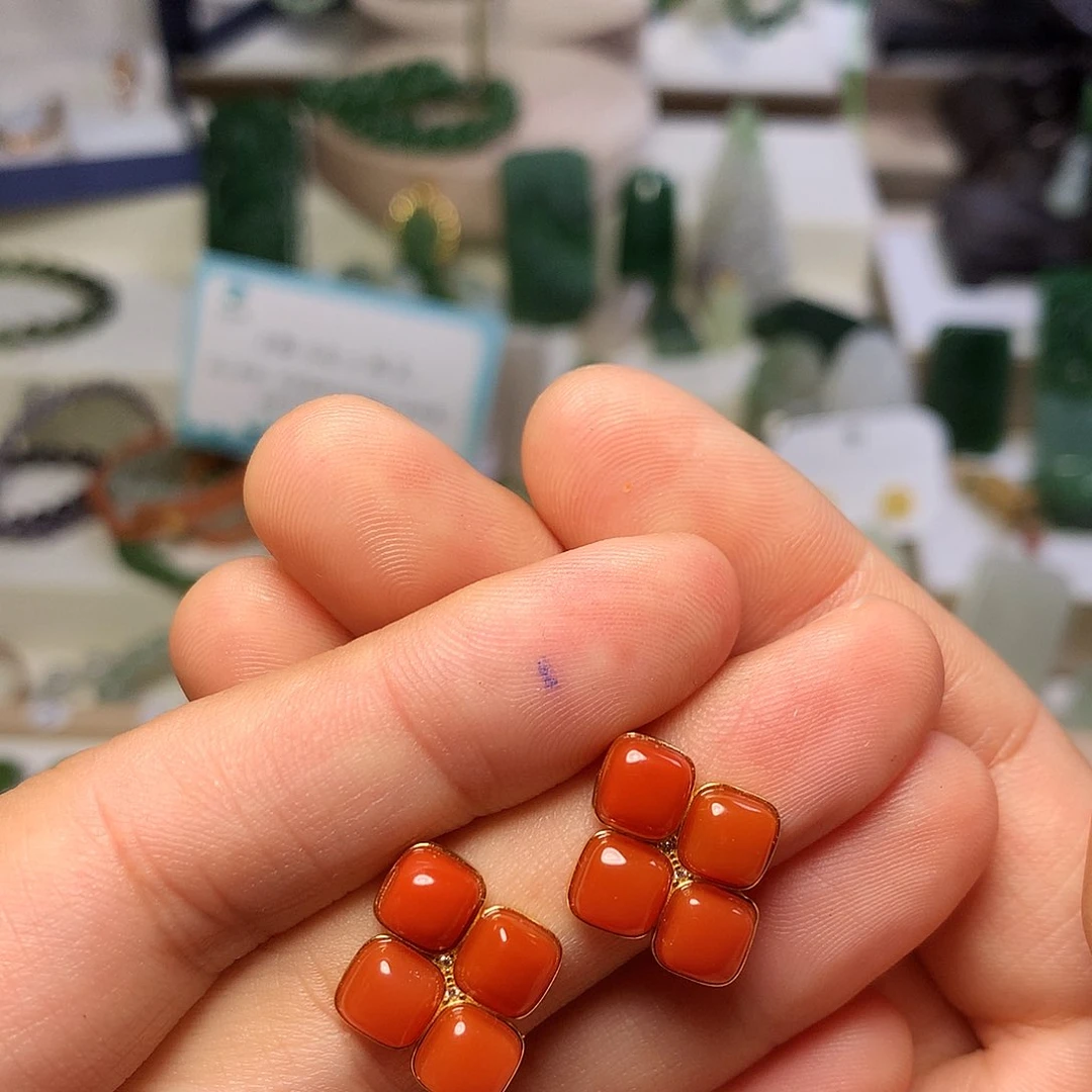 银S925镀金镶嵌南红玛瑙耳饰起****?