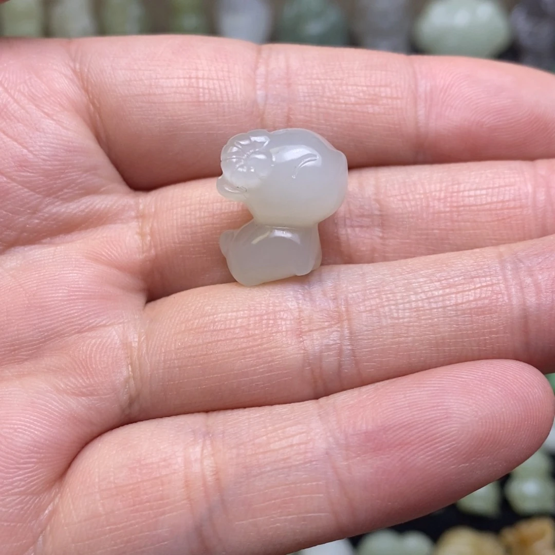 和田玉颈饰未镶嵌寻*记