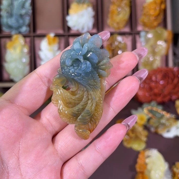 未镶嵌蛇纹石玉颈饰楠*?