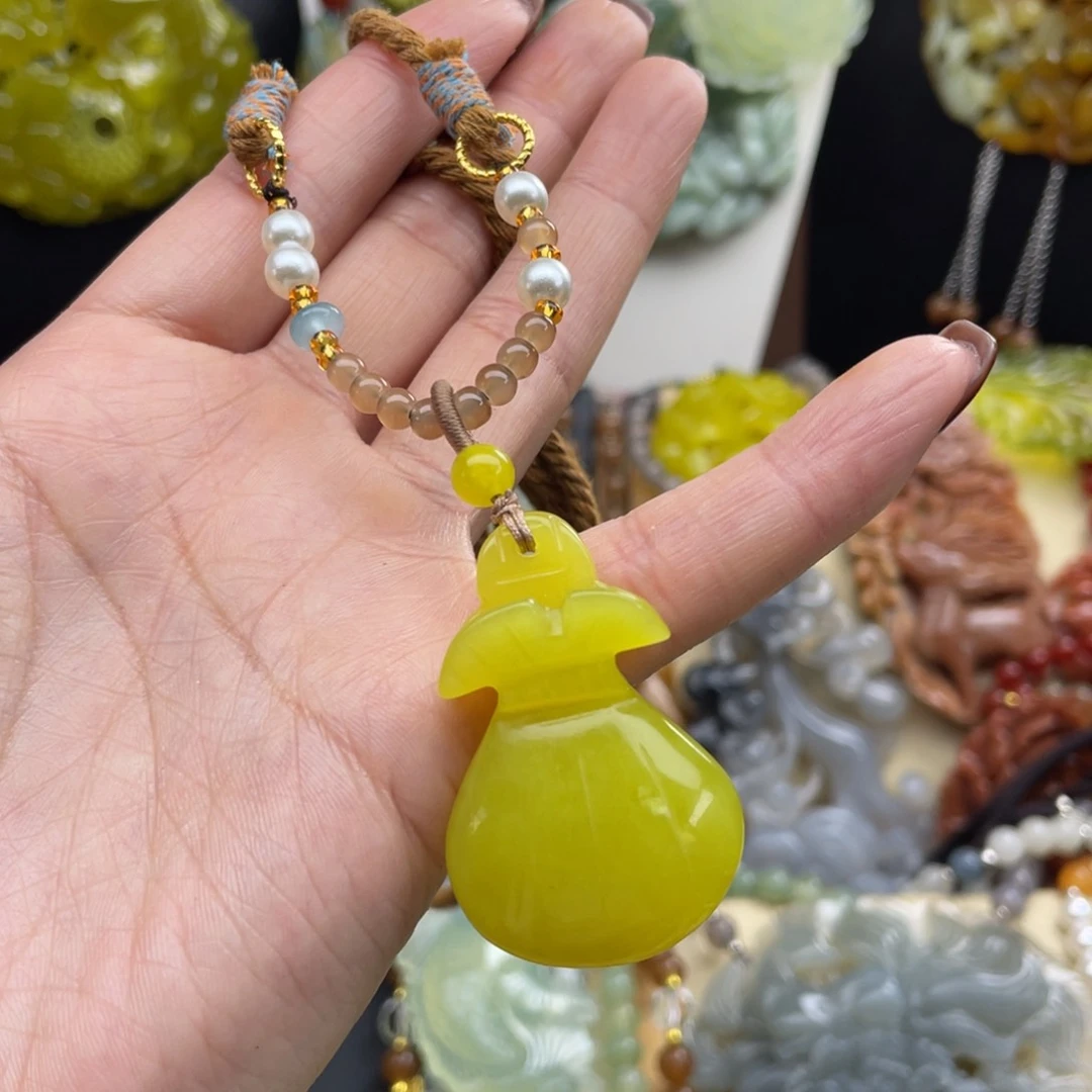 未镶嵌蛇纹石玉颈饰