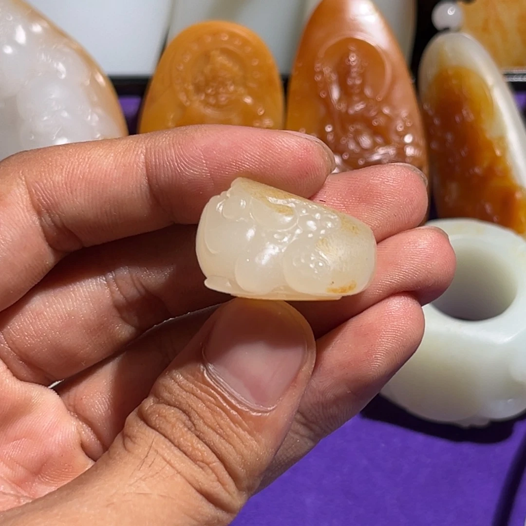 和田玉未镶嵌颈饰［****兰