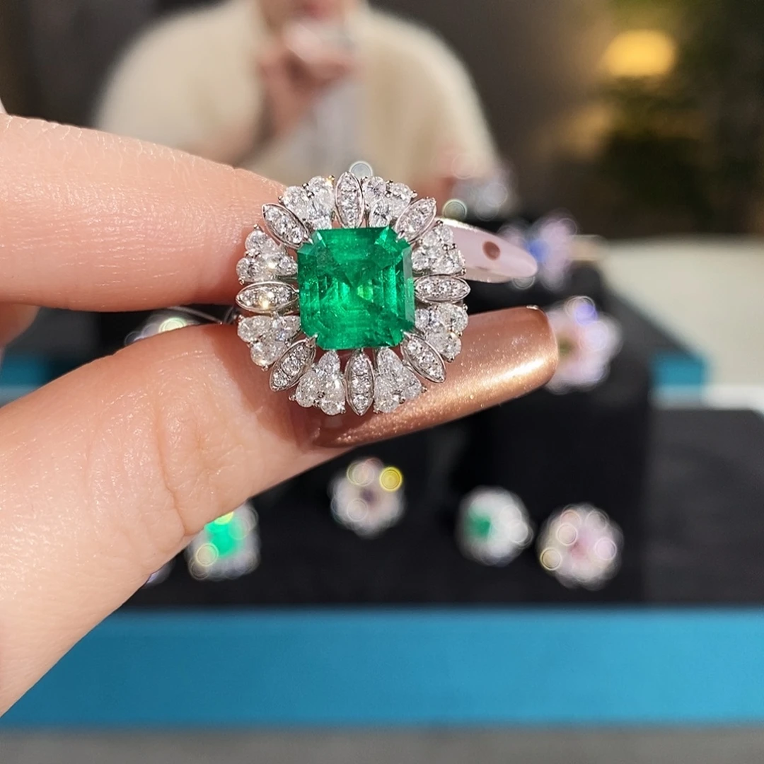 祖母绿戒指18K金镶嵌2.75ct微油vvg吉尔德