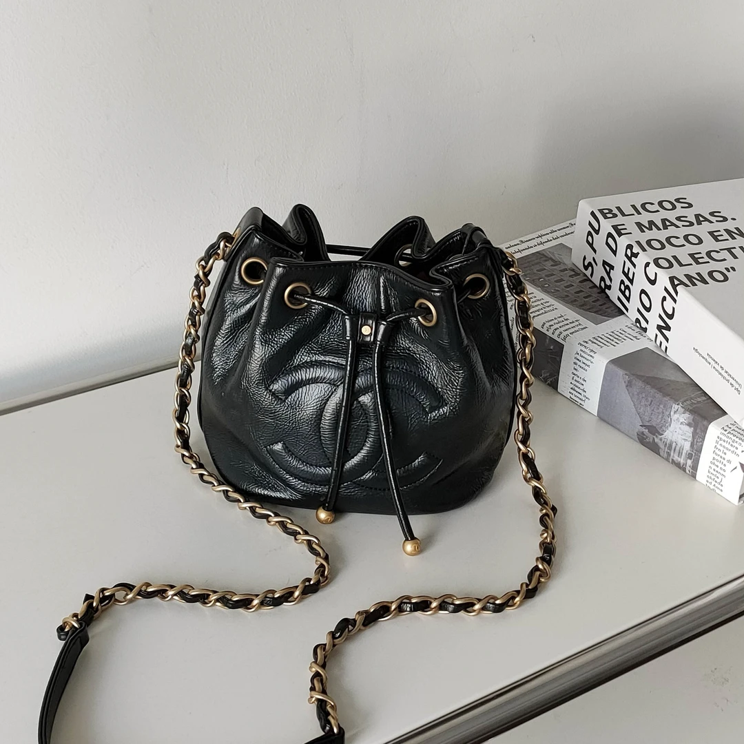 95新 Chanel/香奈儿 Azul - 20A黑金牛皮双金珠水桶斜挎包 39484