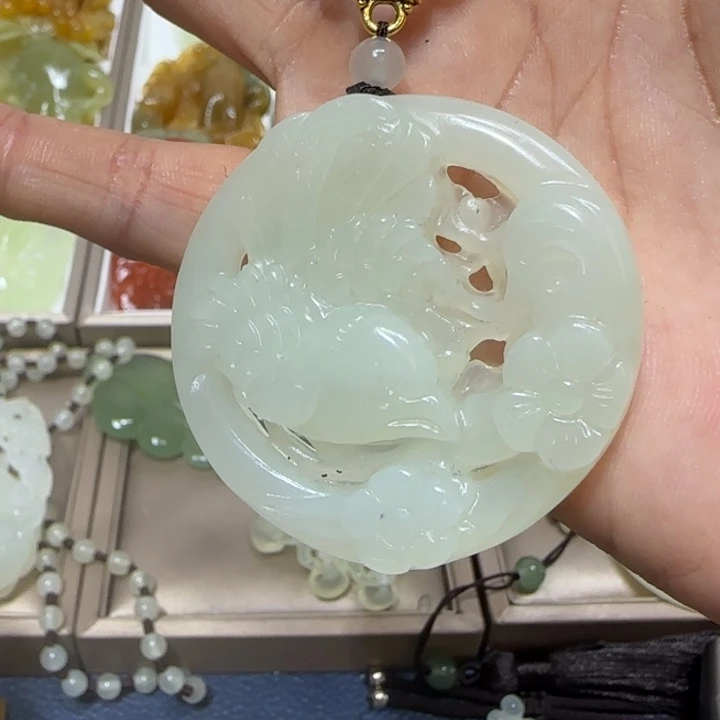 蛇纹石玉吊坠未镶嵌