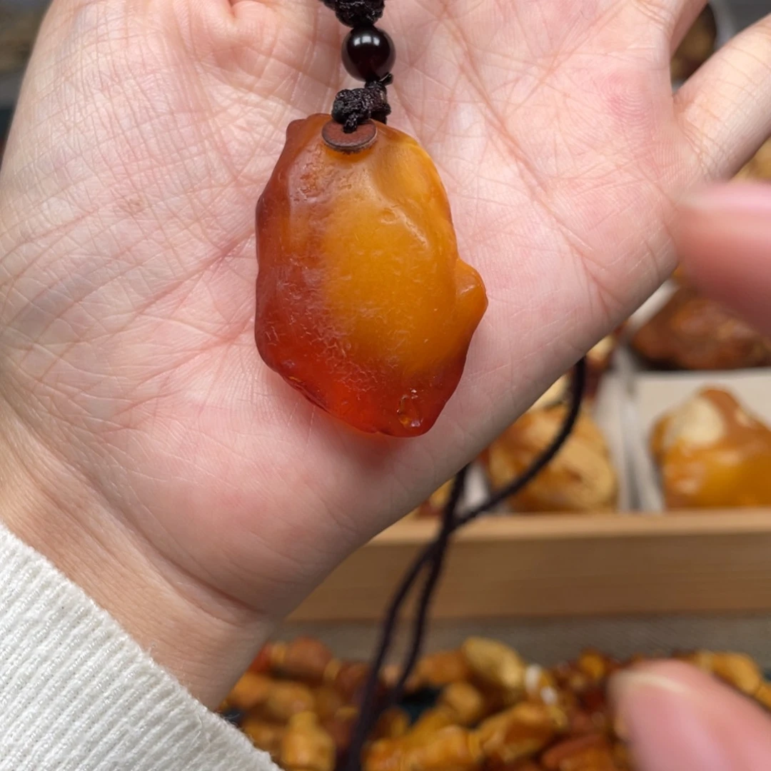 琥珀珠宝奇石未镶嵌