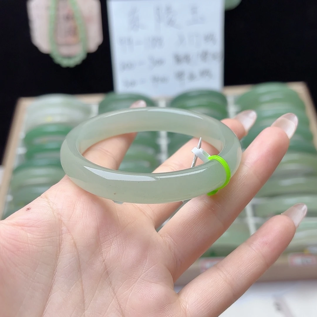 石英质玉手镯未镶嵌5657