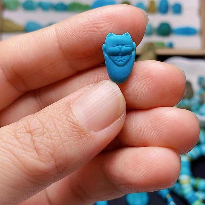 绿松石未镶嵌颈饰