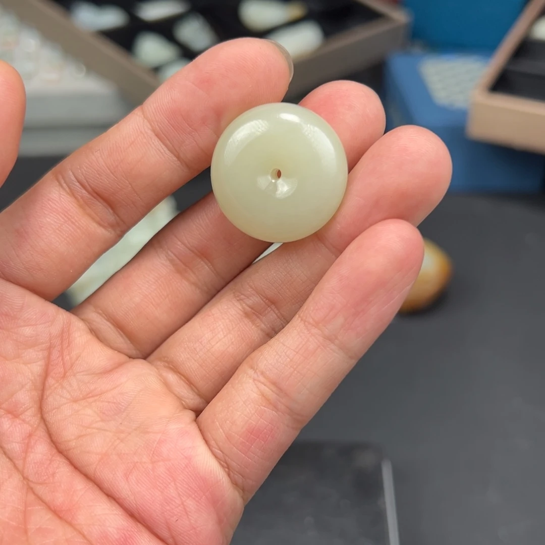 无***语和田玉未镶嵌手链