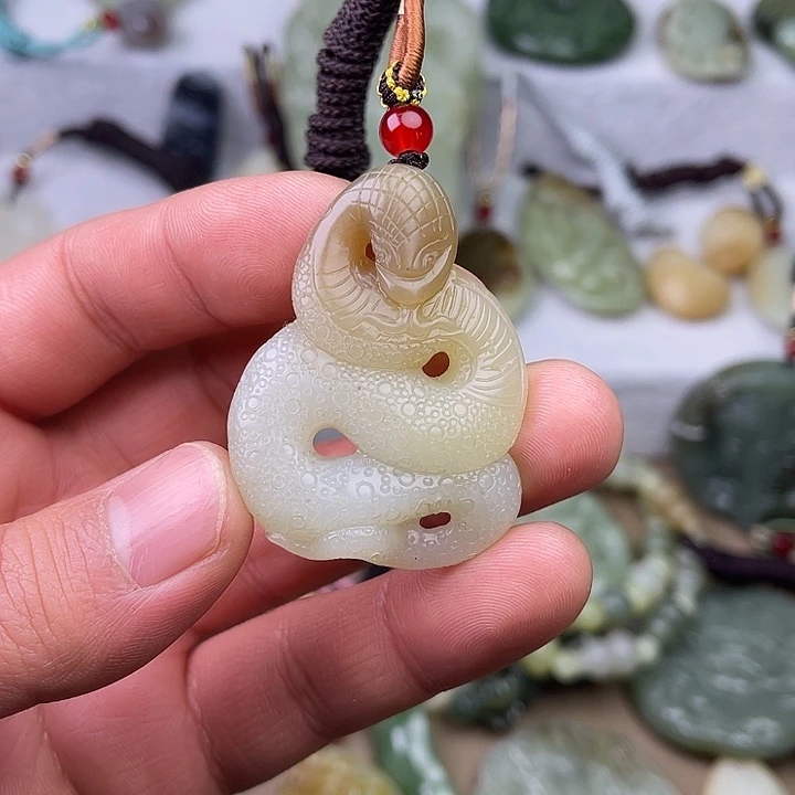 和田玉吊坠(赠链)未镶嵌