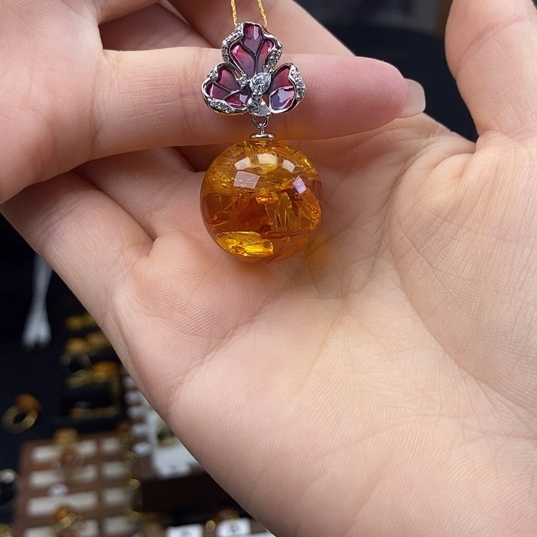 裸石琥珀未镶嵌成品