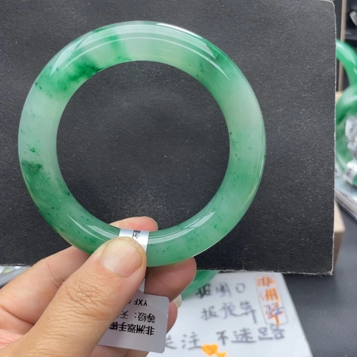 石英质玉未镶嵌手镯59