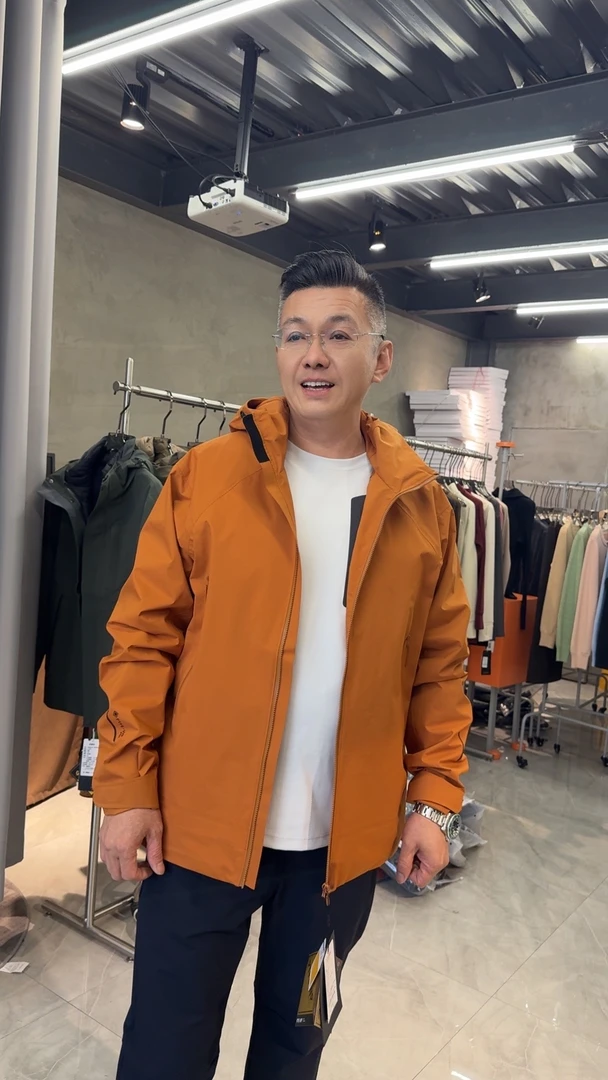 【一吨她爹专属】2025春新款户外情侣轻量防泼水高版本冲锋衣90262