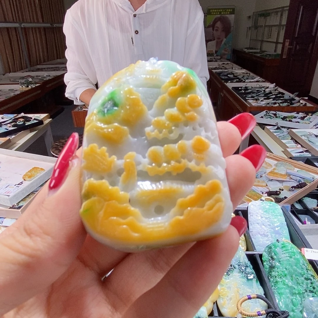 翡翠未镶嵌颈饰翡翠