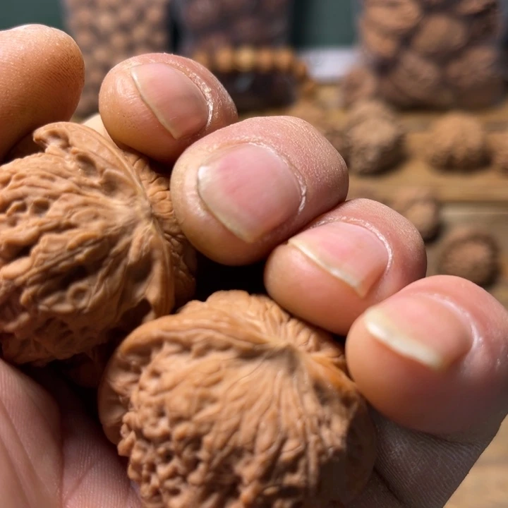 把件文玩核桃血麒麟虎头