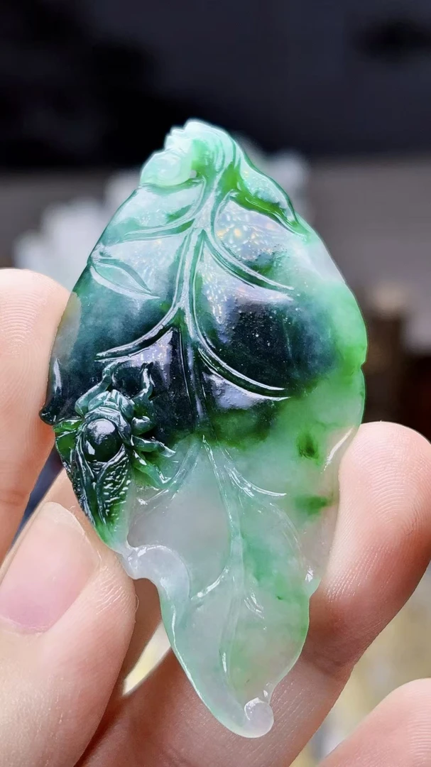 天然缅甸翡翠冰阳绿叶子一鸣惊人吊坠毛货买断需抛光尺寸63-32-7