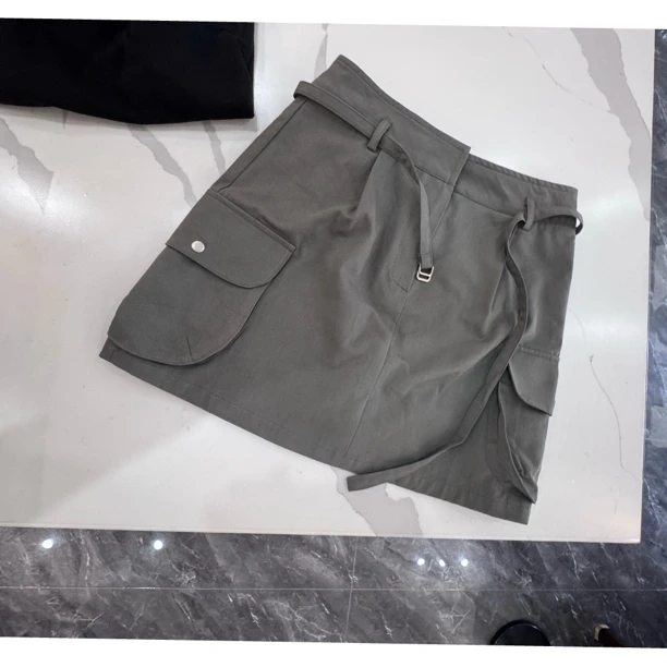 东大门 超级帅的工装半裙（有短裤）