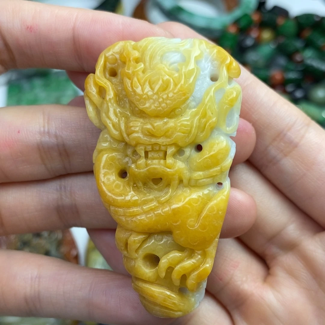 颈饰未镶嵌翡翠雨*纷