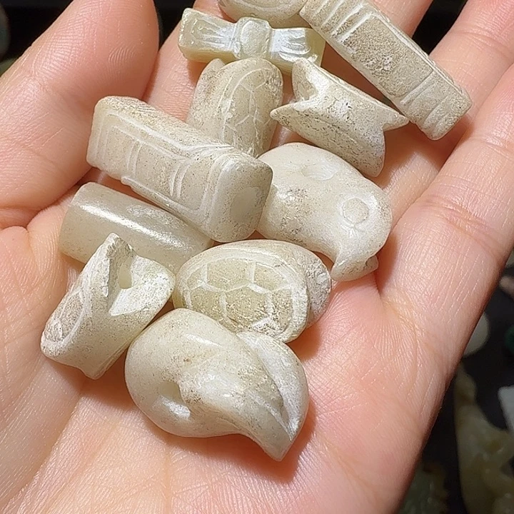 和田玉（糖玉）未镶嵌挂件