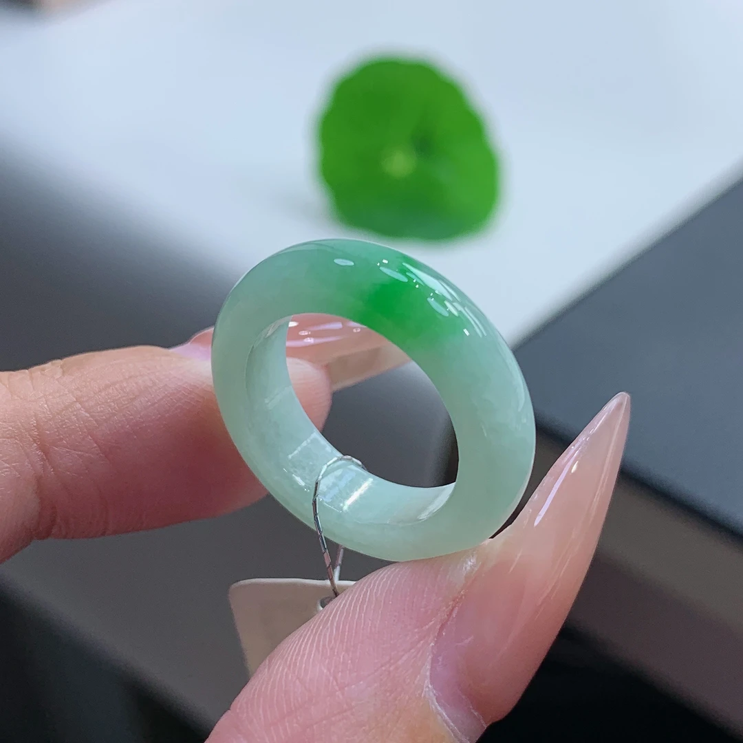 11号 白底青飘阳绿戒指指环 缅甸天然A货 15.9-5.5-3.7mm翡翠