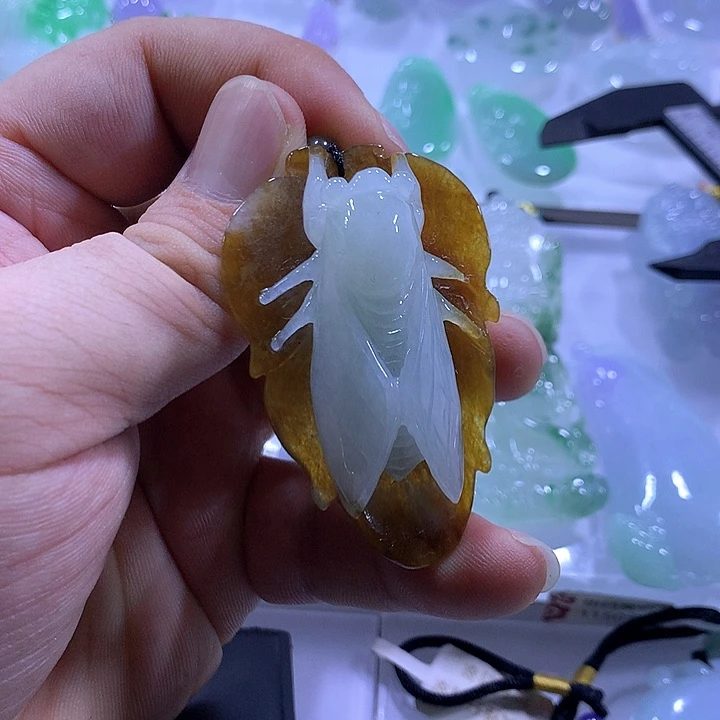 颈饰未镶嵌翡翠天然翡翠A货吊坠