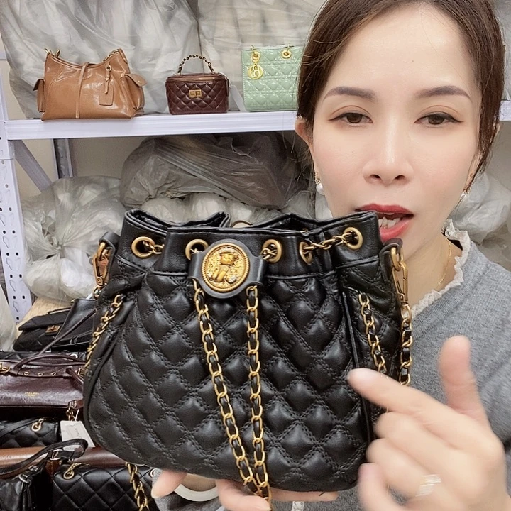 蚕丝小牛剖层皮革PU