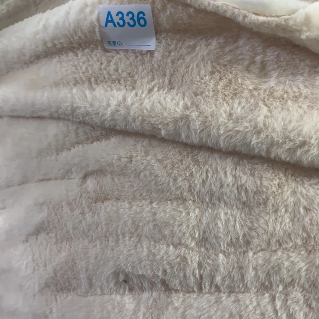 米白色兔毛加冕¥24 ， 3米336