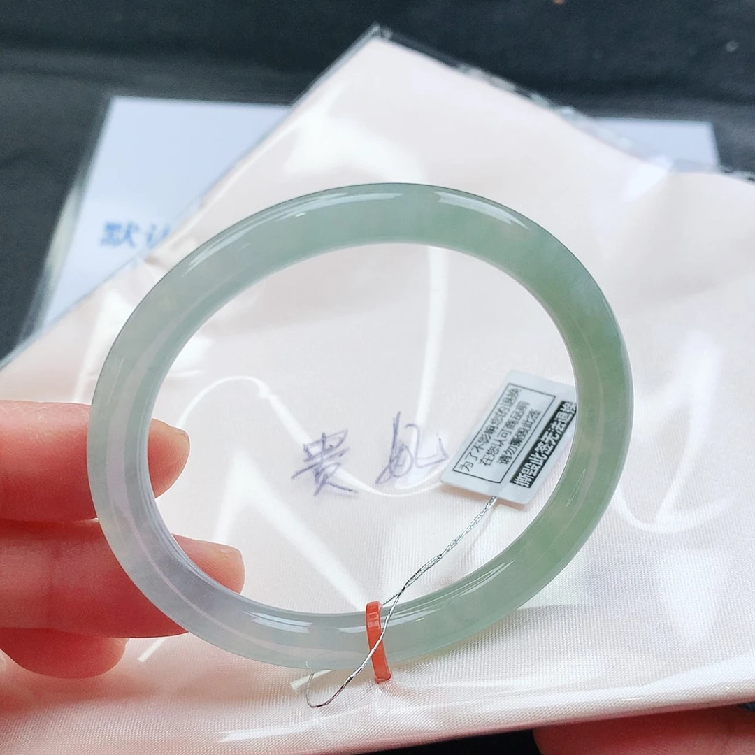 翡翠手镯未镶嵌天然翡翠手镯