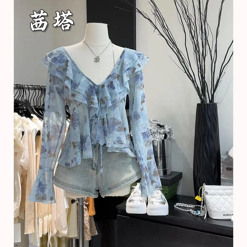 今年流行漂亮穿搭女夏季新款荷叶边V领长袖上衣牛仔短裤两件套装