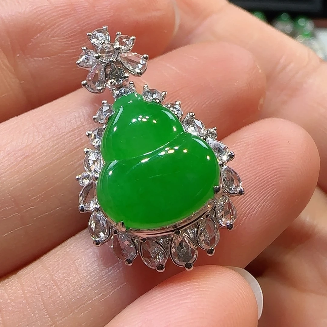 翡翠颈饰18K金镶嵌翡翠