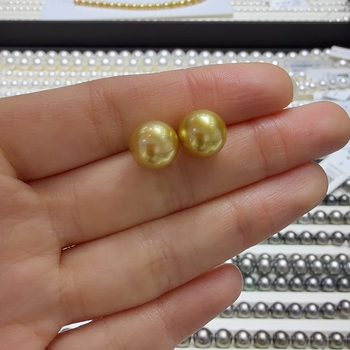 耳饰18K金镶嵌海水珍珠