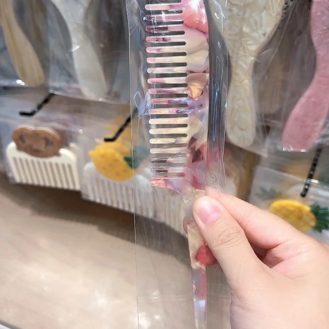 皮质非金属醋酸梳子一个