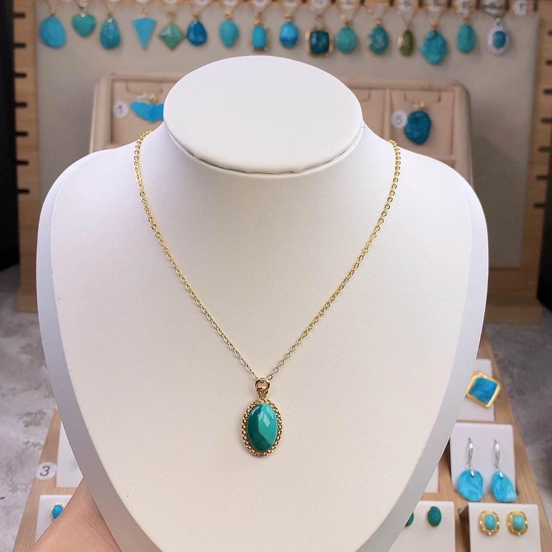 18K金镶嵌绿松石颈饰