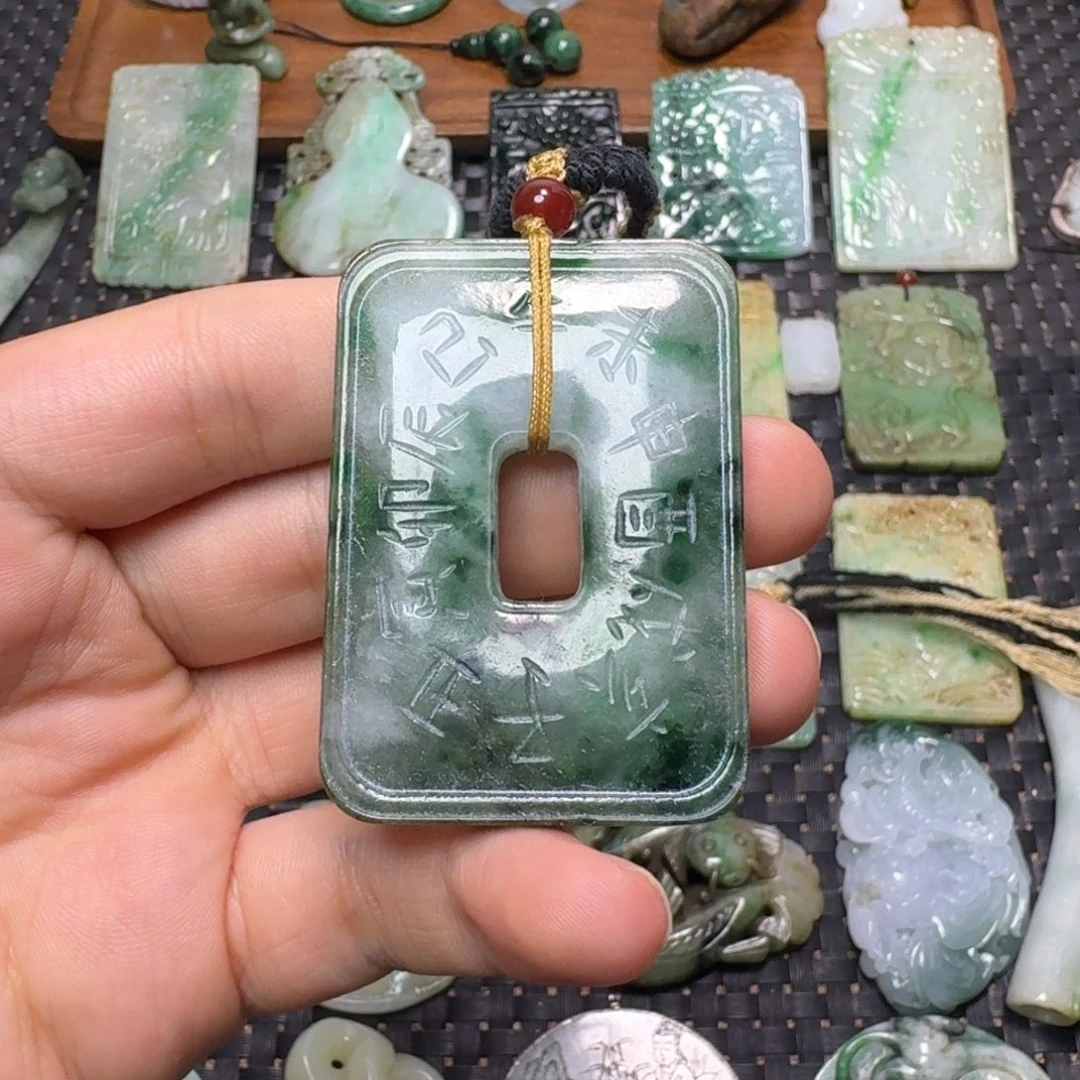 翡翠未镶嵌颈饰翡翠颈饰未镶嵌