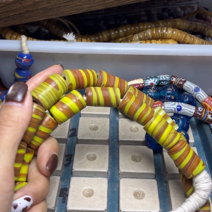 琉璃颈饰3700琉璃一条