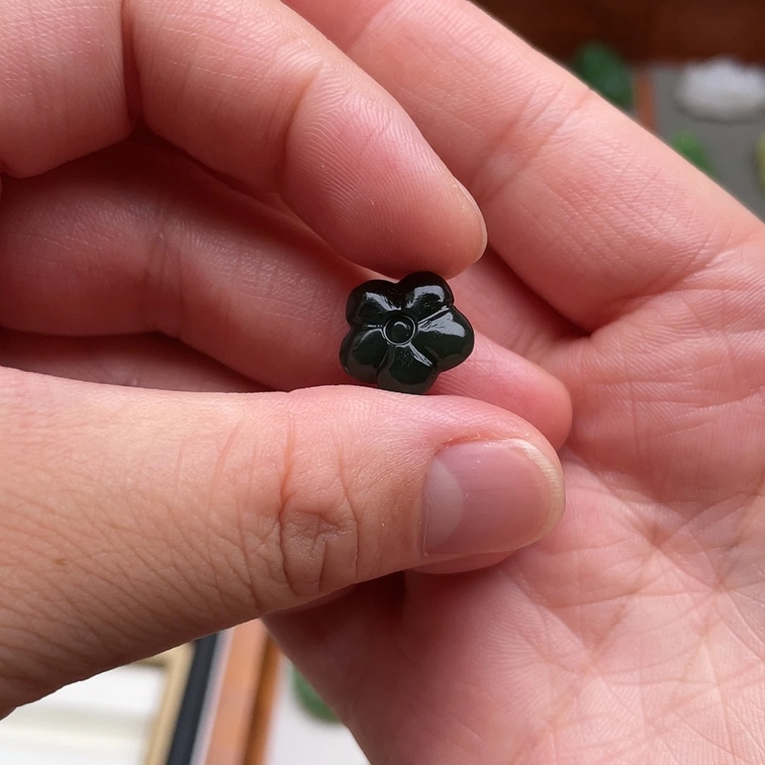 和田玉未镶嵌颈饰小花小配饰