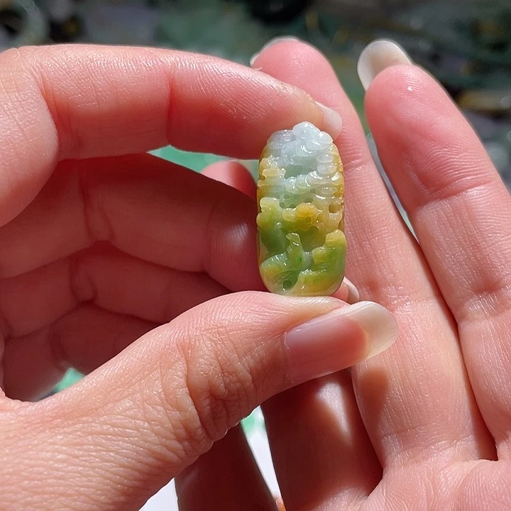 颈饰未镶嵌翡翠天