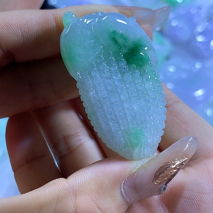 翡翠未镶嵌颈饰天然翡翠A货吊坠