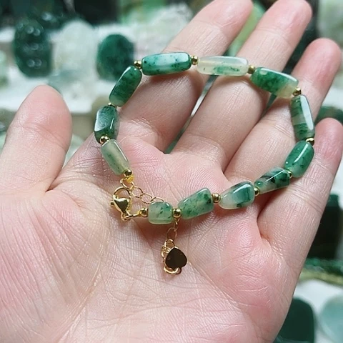 独山玉未镶嵌吊坠