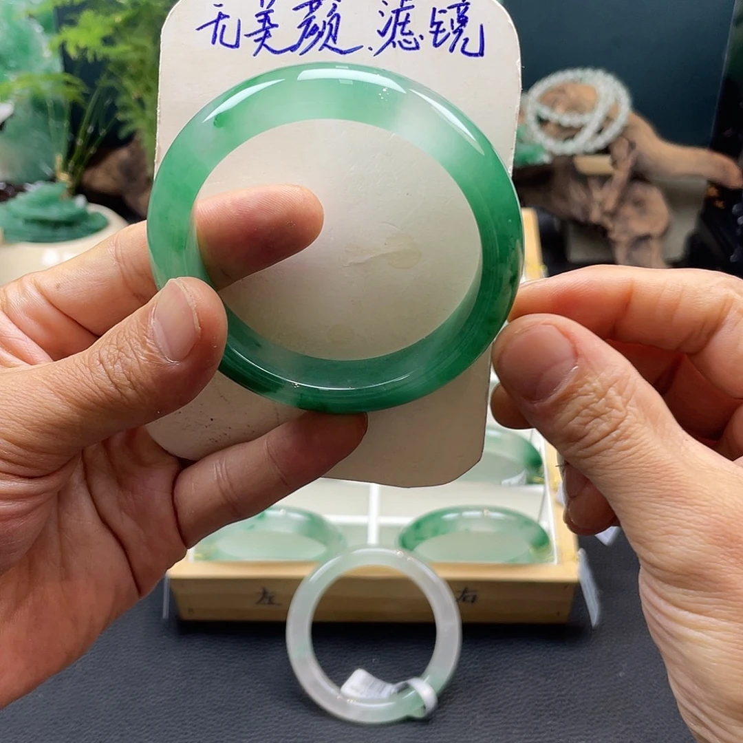 未镶嵌手镯石英质玉