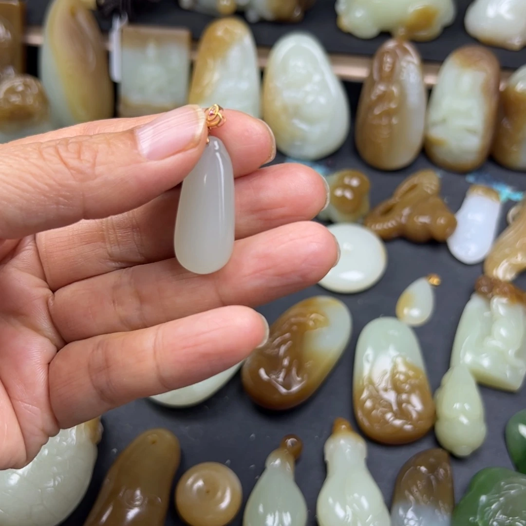 和田玉（糖玉）未镶嵌颈饰