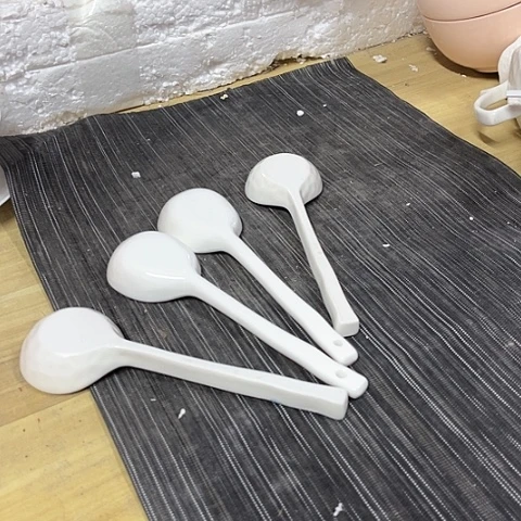 微瑕，不能明火，默认发8个网红勺