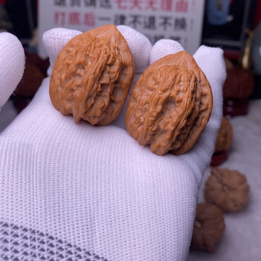 文玩核桃吊坠赤龙鸡心