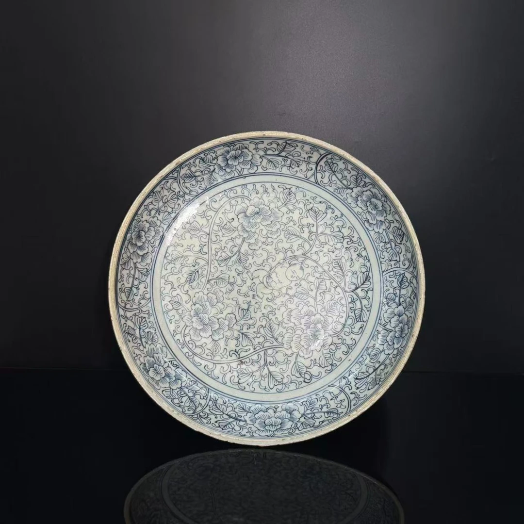 Lot25-青花缠枝花卉纹盘-清代年制款 直径29cm-YC11120022001073